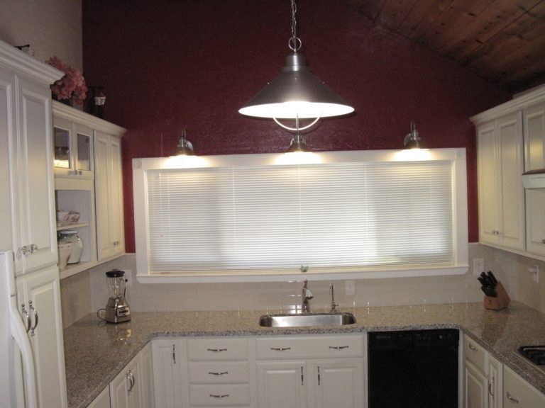 Kitchen Remodel – White Cabinets